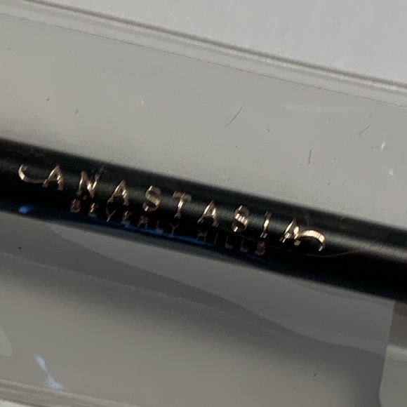 Anastasia Beverly Hills DipBrow Pomade Medium Brown and Brush #12 Bundle - Picture 11 of 16